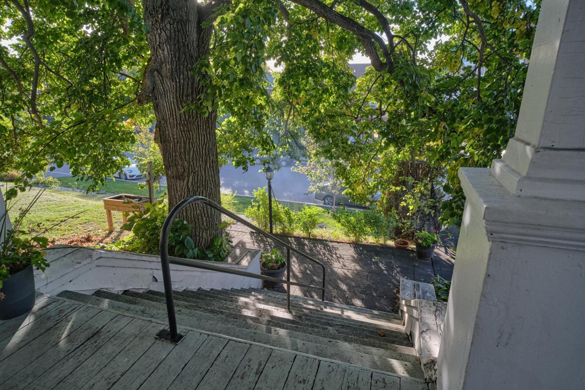 Balcon Blanc - Auberge A Chicoutimi, Chicoutimi Exterior foto